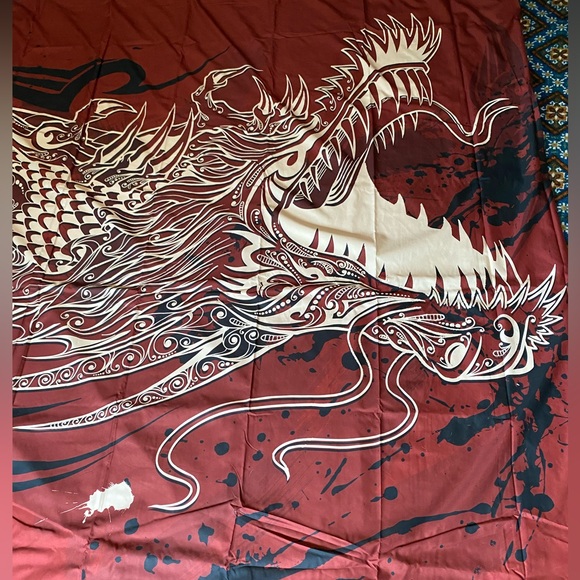 NEW Dragon duvet cover size king wine colored. - Picture 2 of 7